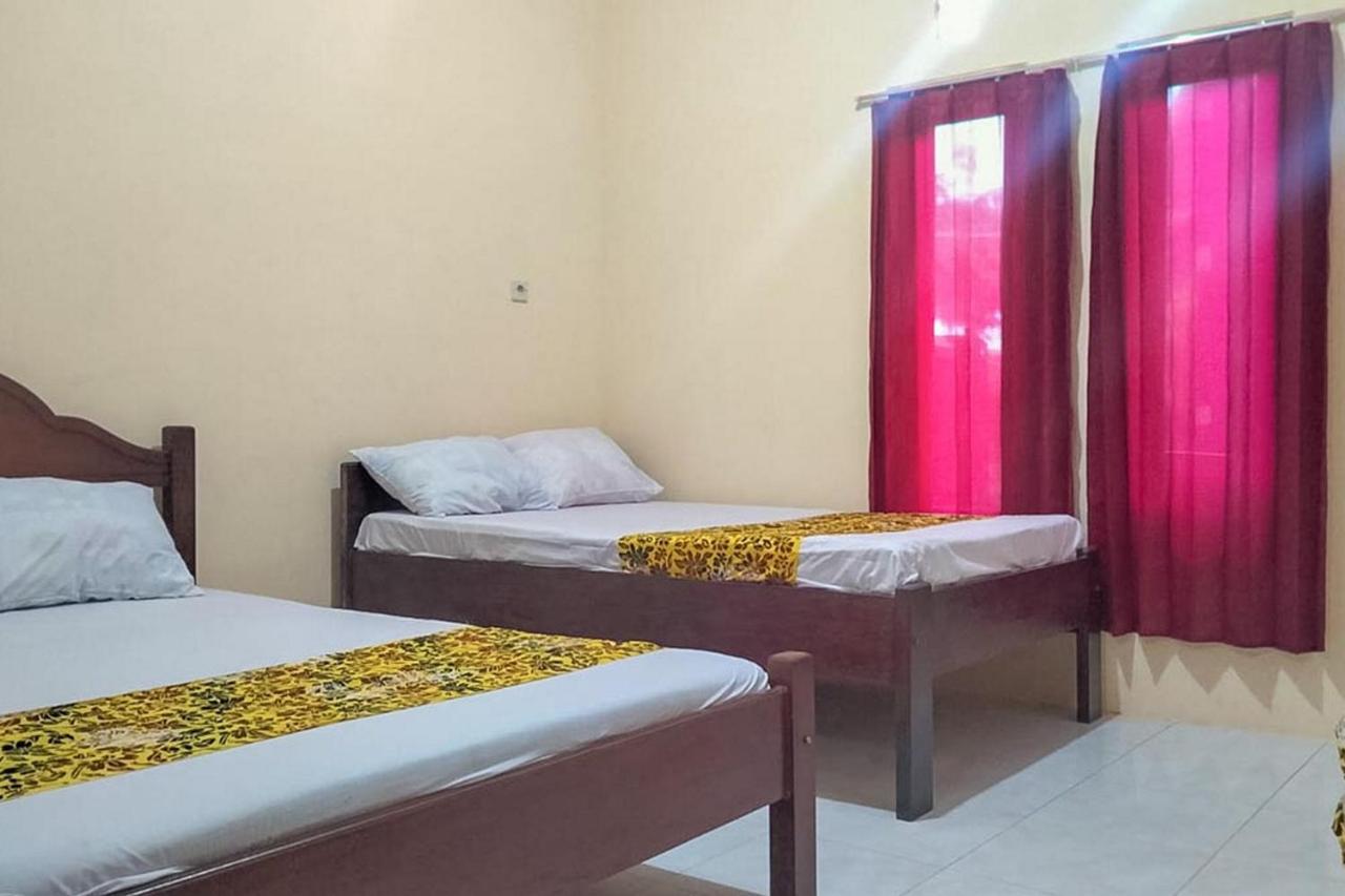 Kelapa Gading Homestay Syariah Redpartner Banyuwangi  Buitenkant foto
