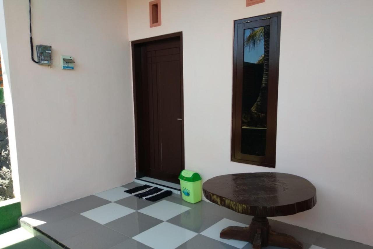 Kelapa Gading Homestay Syariah Redpartner Banyuwangi  Buitenkant foto