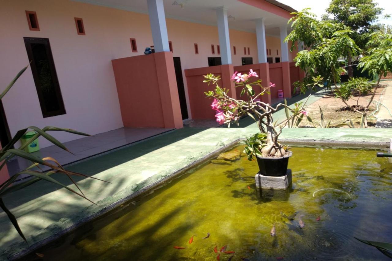 Kelapa Gading Homestay Syariah Redpartner Banyuwangi  Buitenkant foto
