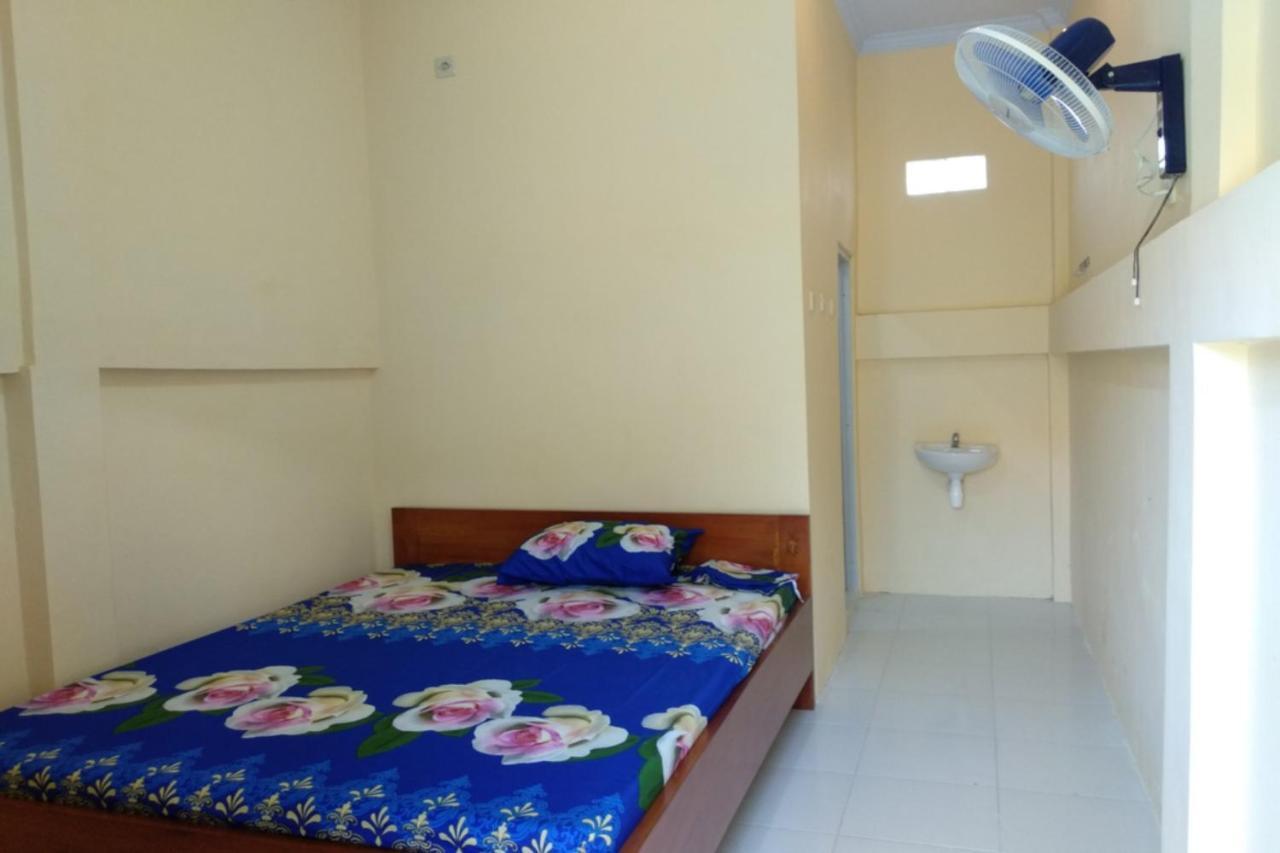 Kelapa Gading Homestay Syariah Redpartner Banyuwangi  Buitenkant foto