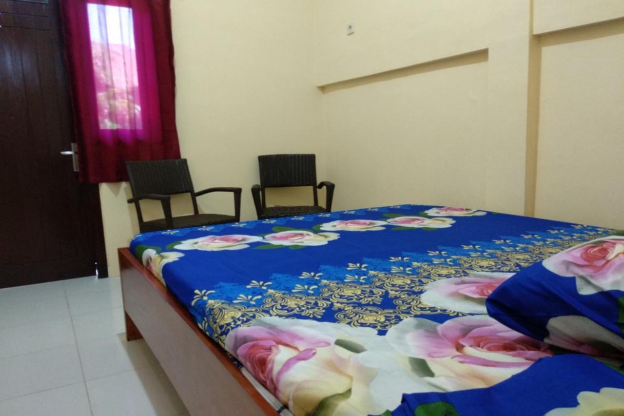 Kelapa Gading Homestay Syariah Redpartner Banyuwangi  Buitenkant foto