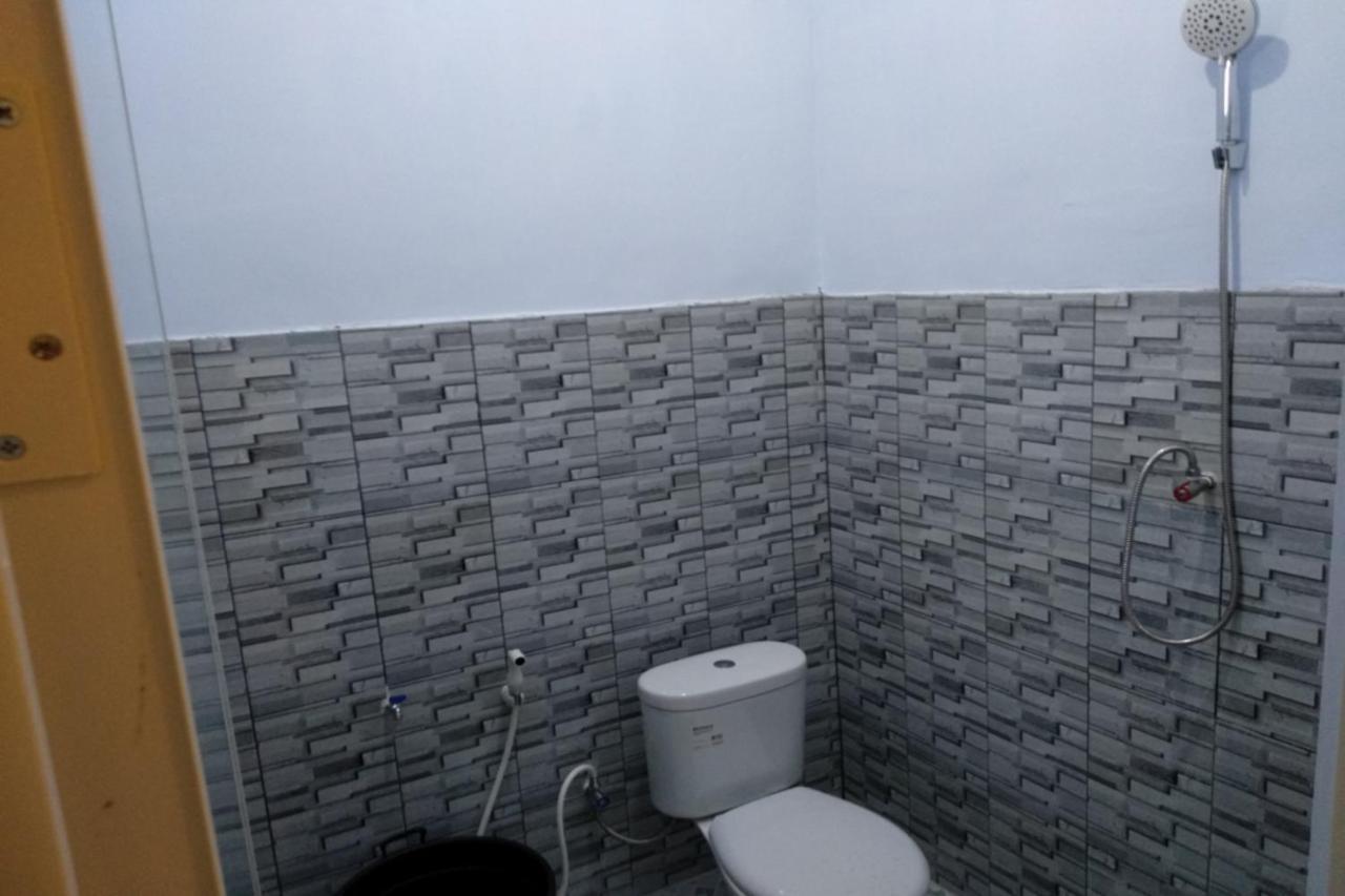 Kelapa Gading Homestay Syariah Redpartner Banyuwangi  Buitenkant foto