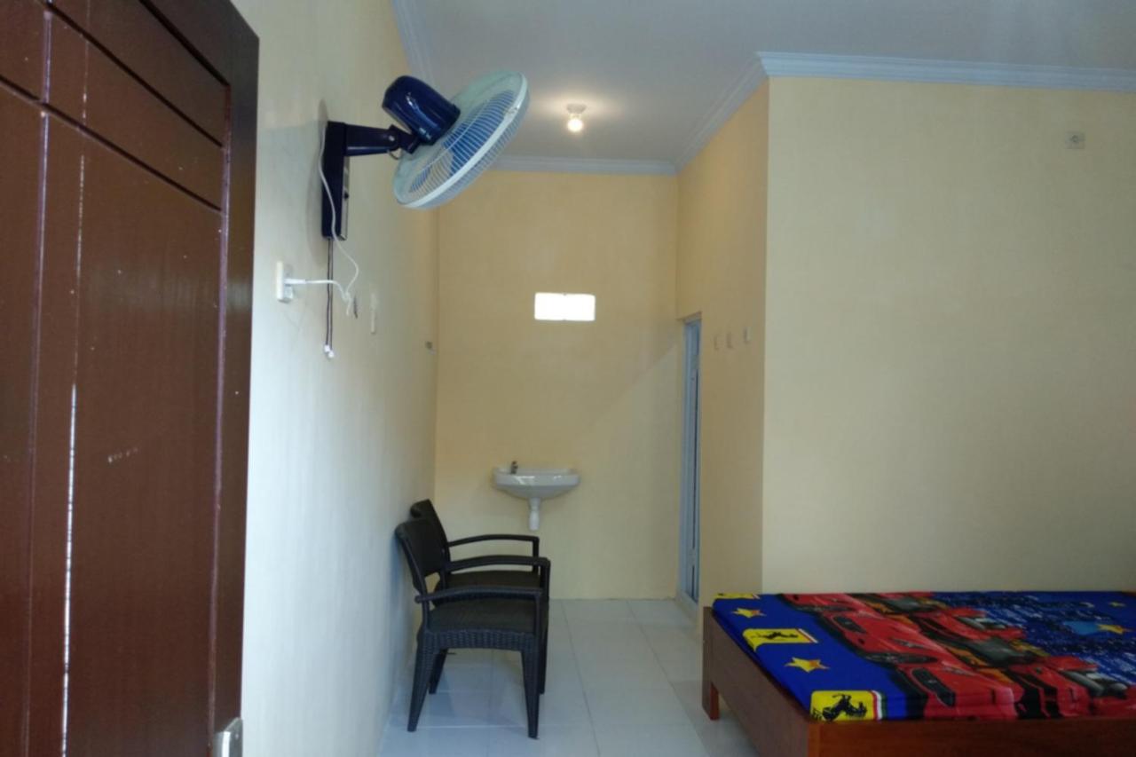 Kelapa Gading Homestay Syariah Redpartner Banyuwangi  Buitenkant foto